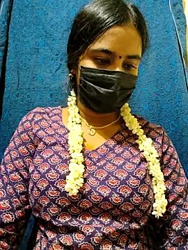 Snapshot of mini-queen chatting on March 2026 11:05:02 AM mini-queen online show from March 2026 11:05:02 AM