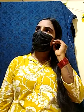 Snapshot of mini-queen chatting on April 2026 06:30:01 PM mini-queen online show from April 2026 06:30:01 PM