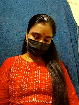 Snapshot of mini-queen chatting on April 2026 06:01:02 PM mini-queen online show from April 2026 06:01:02 PM