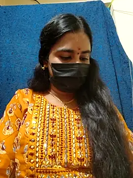 Snapshot of mini-queen chatting on April 2026 01:06:02 PM mini-queen online show from April 2026 01:06:02 PM