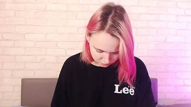 Snapshot of Ericha_Stone chatting on December 2025 01:47:02 AM Ericha Stone online show from December 2025 01:47:02 AM