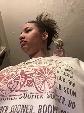 StylishEchium online show from February 2026 06:03:01 PM