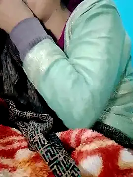 Snapshot of Pahadi_couple chatting on October 2025 04:20:02 PM Pahadi couple online show from October 2025 04:20:02 PM