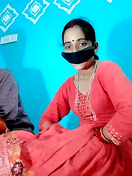 Snapshot of Pahadi_couple chatting on November 2025 06:51:01 PM Pahadi couple online show from November 2025 06:51:01 PM