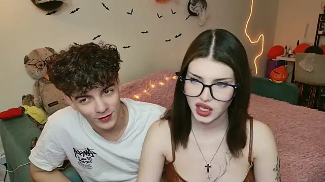 Snapshot of Alice18James chatting on October 2025 06:19:02 PM Alice18James online show from October 2025 06:19:02 PM