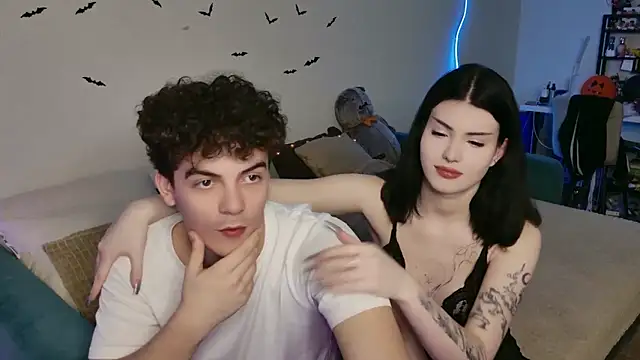 Snapshot of Alice18James chatting on October 2025 12:03:01 AM Alice18James online show from October 2025 12:03:01 AM