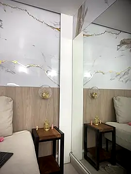 Snapshot of emily_browne chatting on October 2025 08:19:02 PM emily browne online show from October 2025 08:19:02 PM