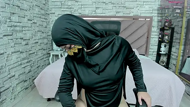 Snapshot of Amal_Bakir chatting on October 2025 12:21:02 AM Amal Bakir online show from October 2025 12:21:02 AM