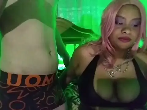 Snapshot of queencinnamon chatting on October 2025 07:05:02 AM queencinnamon online show from October 2025 07:05:02 AM