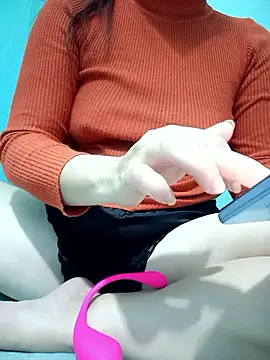 merylove-00 online show from January 2026 01:26:01 PM