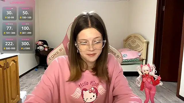 VibeQueenLucy online show from September 2025 03:44:01 PM