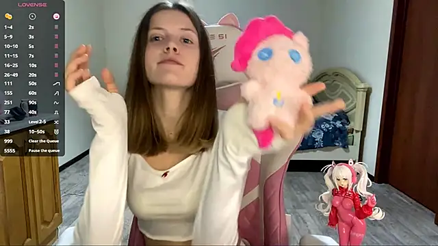 VibeQueenLucy online show from September 2025 03:13:02 PM