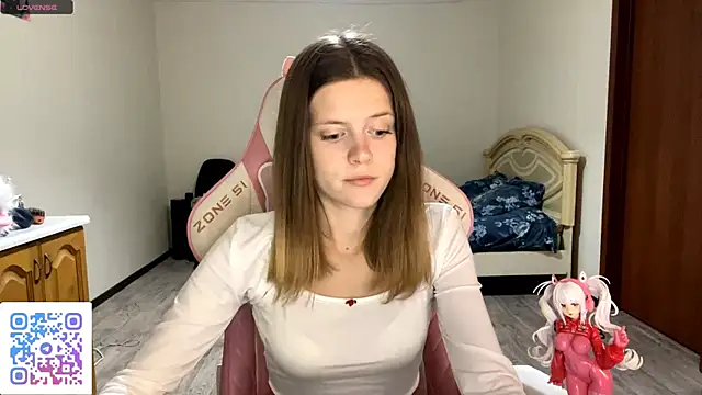 VibeQueenLucy online show from September 2025 03:37:01 PM