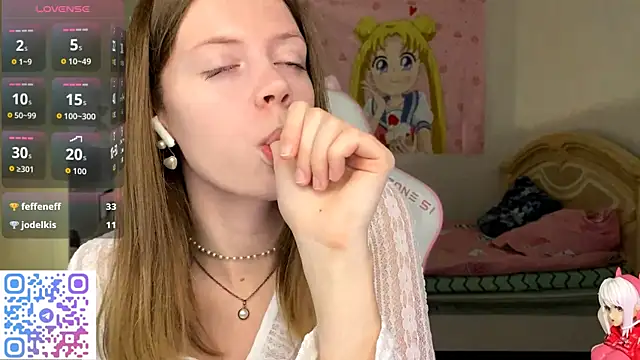 VibeQueenLucy online show from November 2025 12:28:02 PM