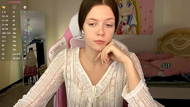 VibeQueenLucy online show from November 2025 10:25:02 AM