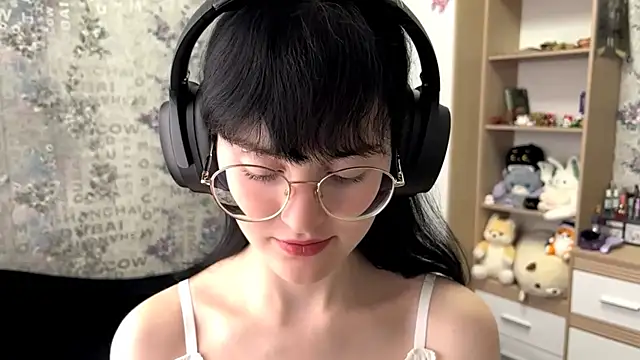 FakeLamb online show from September 2025 12:06:01 PM