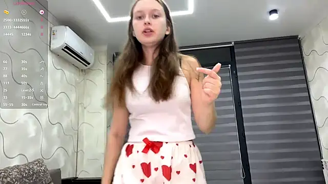 Snapshot of CharlynDini chatting on October 2025 03:18:01 PM CharlynDini online show from October 2025 03:18:01 PM