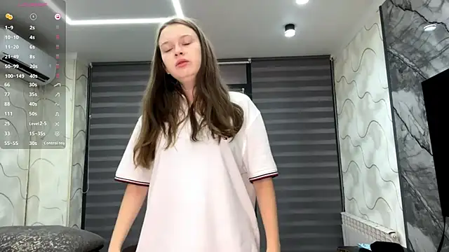 Snapshot of CharlynDini chatting on October 2025 05:24:01 AM CharlynDini online show from October 2025 05:24:01 AM