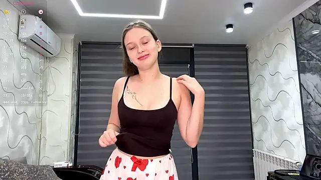 Snapshot of CharlynDini chatting on November 2025 03:45:02 PM CharlynDini online show from November 2025 03:45:02 PM