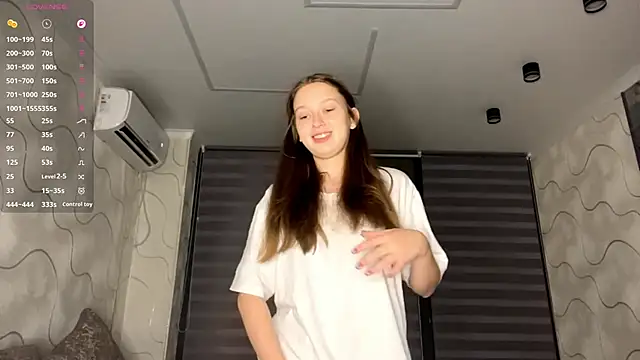 Snapshot of CharlynDini chatting on November 2025 03:11:02 PM CharlynDini online show from November 2025 03:11:02 PM