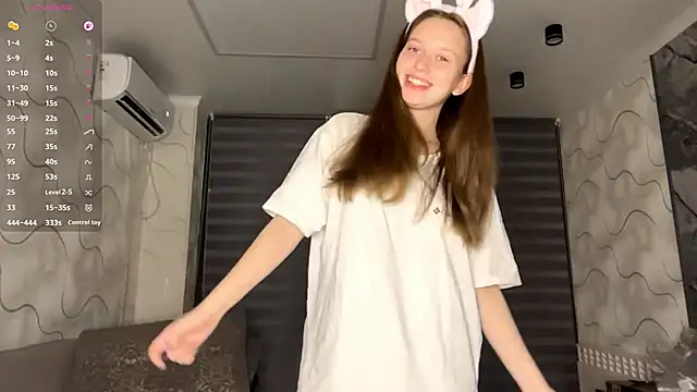 Snapshot of CharlynDini chatting on November 2025 03:12:02 PM CharlynDini online show from November 2025 03:12:02 PM