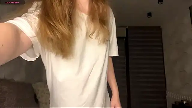 Snapshot of CharlynDini chatting on December 2025 04:12:02 PM CharlynDini online show from December 2025 04:12:02 PM