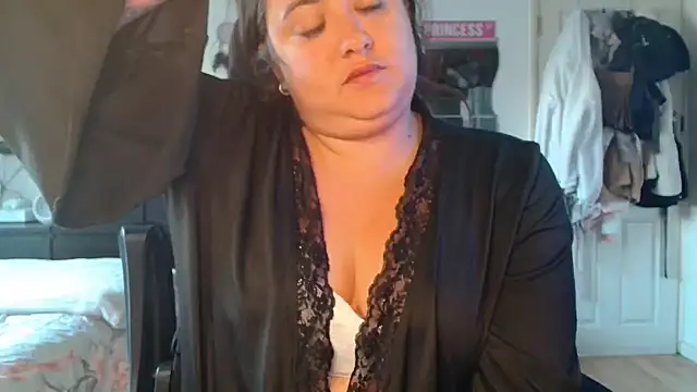 Snapshot of Prill940 chatting on September 2025 06:45:02 AM Prill940 online show from September 2025 06:45:02 AM