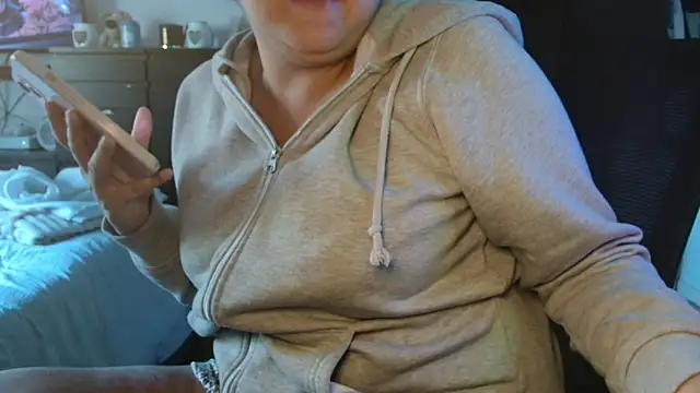 Snapshot of Prill940 chatting on September 2025 07:34:02 AM Prill940 online show from September 2025 07:34:02 AM