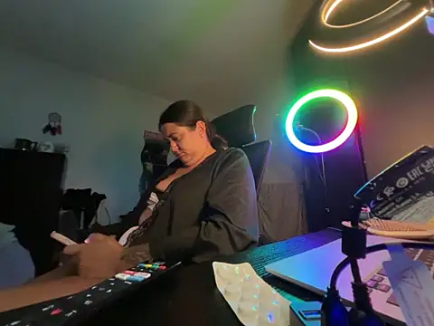 Snapshot of Prill940 chatting on September 2025 08:03:01 PM Prill940 online show from September 2025 08:03:01 PM