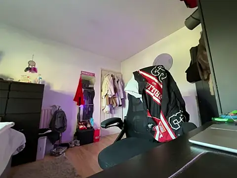 Prill940 online show from April 2026 07:03:01 AM