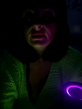 Snapshot of IrishmilfAnna chatting on September 2025 06:22:02 PM IrishmilfAnna online show from September 2025 06:22:02 PM