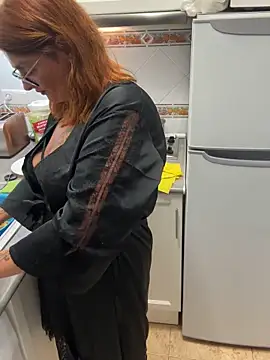 Snapshot of IrishmilfAnna chatting on October 2025 07:04:02 PM IrishmilfAnna online show from October 2025 07:04:02 PM