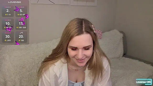 Snapshot of HelenMartines chatting on March 2026 10:55:01 AM HelenMartines online show from March 2026 10:55:01 AM