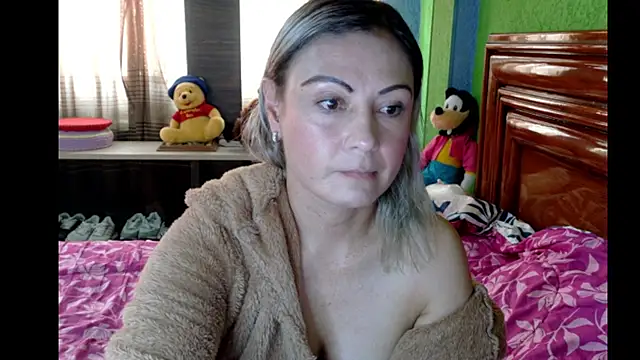  Charlize theron  online show from April 2026 05:08:02 PM