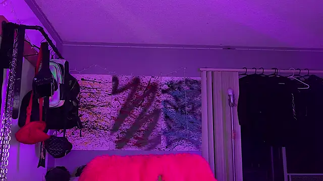 xoFrankie online show from November 2025 07:07:01 AM