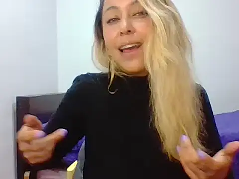 leah susman online show from September 2025 01:53:01 AM