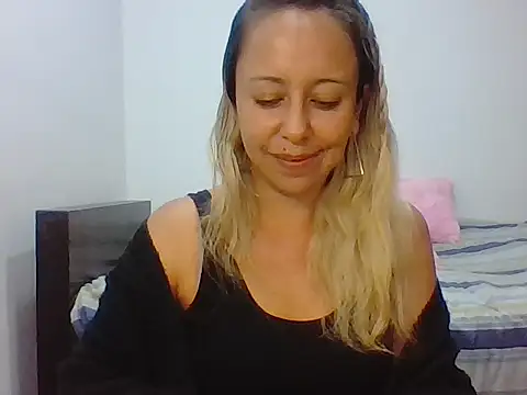 leah susman online show from November 2025 02:02:02 AM