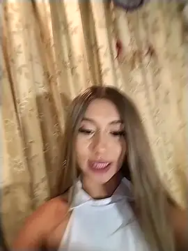 Snapshot of Ella_rr chatting on September 2025 03:11:01 AM Ella rr online show from September 2025 03:11:01 AM