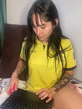 Snapshot of saraycat_ chatting on October 2025 01:56:02 PM saraycat  online show from October 2025 01:56:02 PM