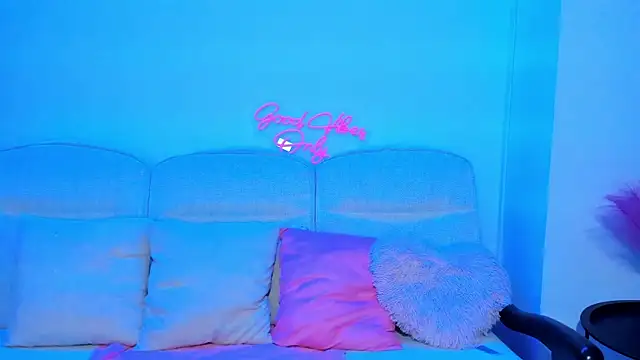 Snapshot of JessicaSky_ chatting on April 2026 07:43:01 PM JessicaSky online show from April 2026 07:43:01 PM