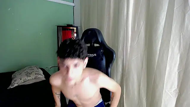 dilan hott  online show from November 2025 07:49:02 PM