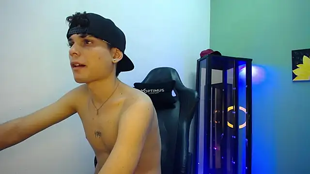 dilan hott  online show from December 2025 06:45:02 PM