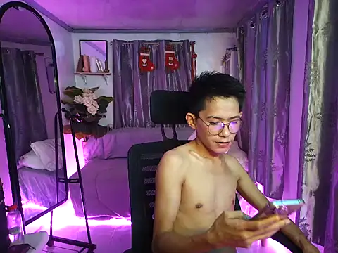 Skinny CumLoader69 online show from November 2025 01:07:02 PM