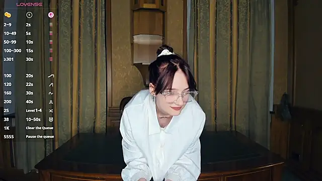 Snapshot of KatyKufel chatting on March 2026 07:13:02 PM KatyKufel online show from March 2026 07:13:02 PM