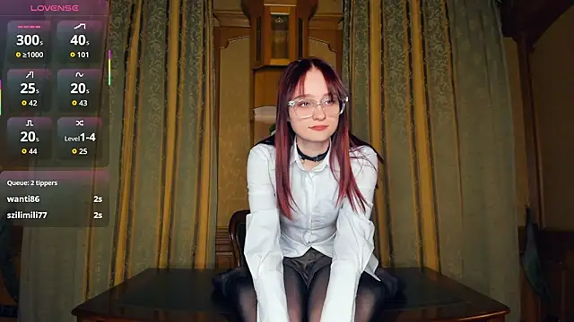 Snapshot of KatyKufel chatting on April 2026 07:44:01 PM KatyKufel online show from April 2026 07:44:01 PM