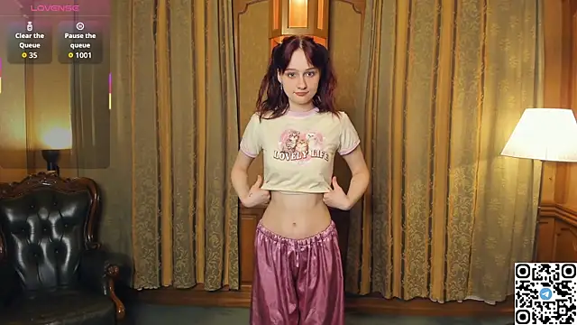 Snapshot of KatyKufel chatting on April 2026 08:02:01 PM KatyKufel online show from April 2026 08:02:01 PM