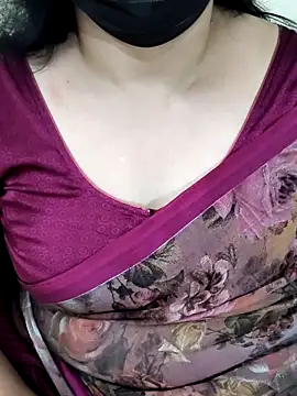 Snapshot of Devikha27 chatting on April 2026 05:00:02 PM Devikha27 online show from April 2026 05:00:02 PM