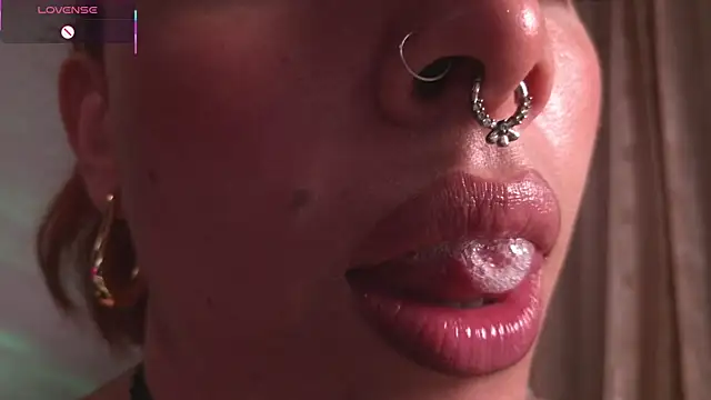 bri von dhara   online show from December 2025 01:39:02 PM