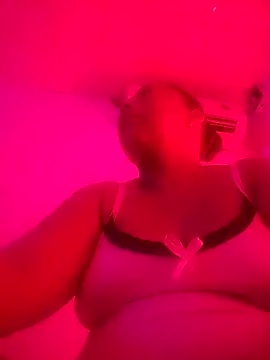 Naomi-Mature online show from November 2025 08:08:02 AM