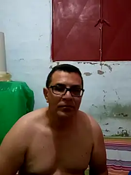 Snapshot of voyerista50 chatting on September 2025 05:33:01 AM voyerista50 online show from September 2025 05:33:01 AM